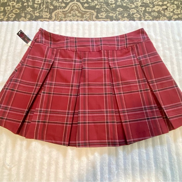 No Boundaries Tennis Skirt Sz M (7-9) Cheer Style w/ Patches NWT - Picture 4 of 6